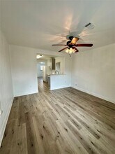 5506 David St in Dickinson, TX - Foto de edificio - Building Photo