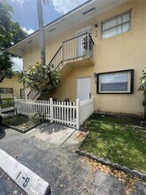 15699 SW 73rd Cir Terrace in Miami, FL - Building Photo - Building Photo