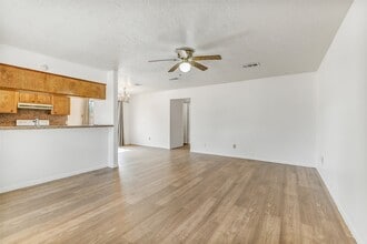 217 Lazy Ln in Conroe, TX - Building Photo - Building Photo