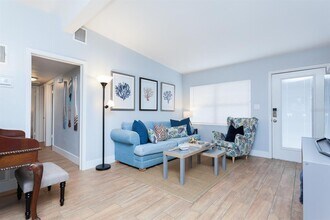 407 E Crystal Lake St in Orlando, FL - Building Photo - Building Photo