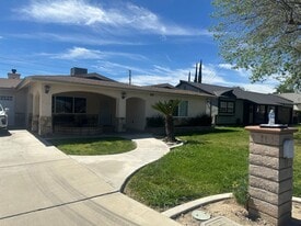 924 Orange St in Colton, CA - Building Photo