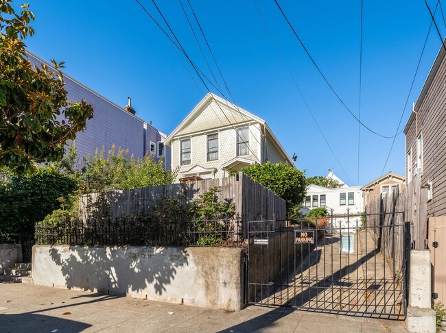 680 Shotwell St in San Francisco, CA - Building Photo - Building Photo