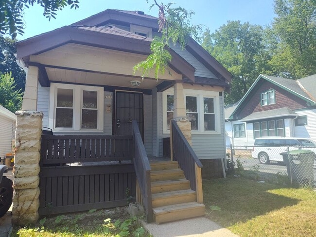 property at 4227 W Bonny Pl