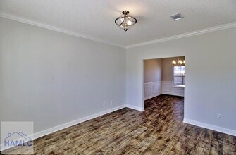 326 Fairview Cir in Hinesville, GA - Foto de edificio - Building Photo