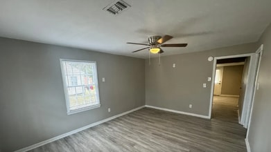 1213 Laura Ave in Warner Robins, GA - Foto de edificio - Building Photo