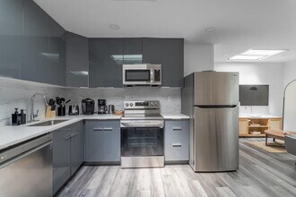 218 E 104th St in New York, NY - Building Photo - Building Photo