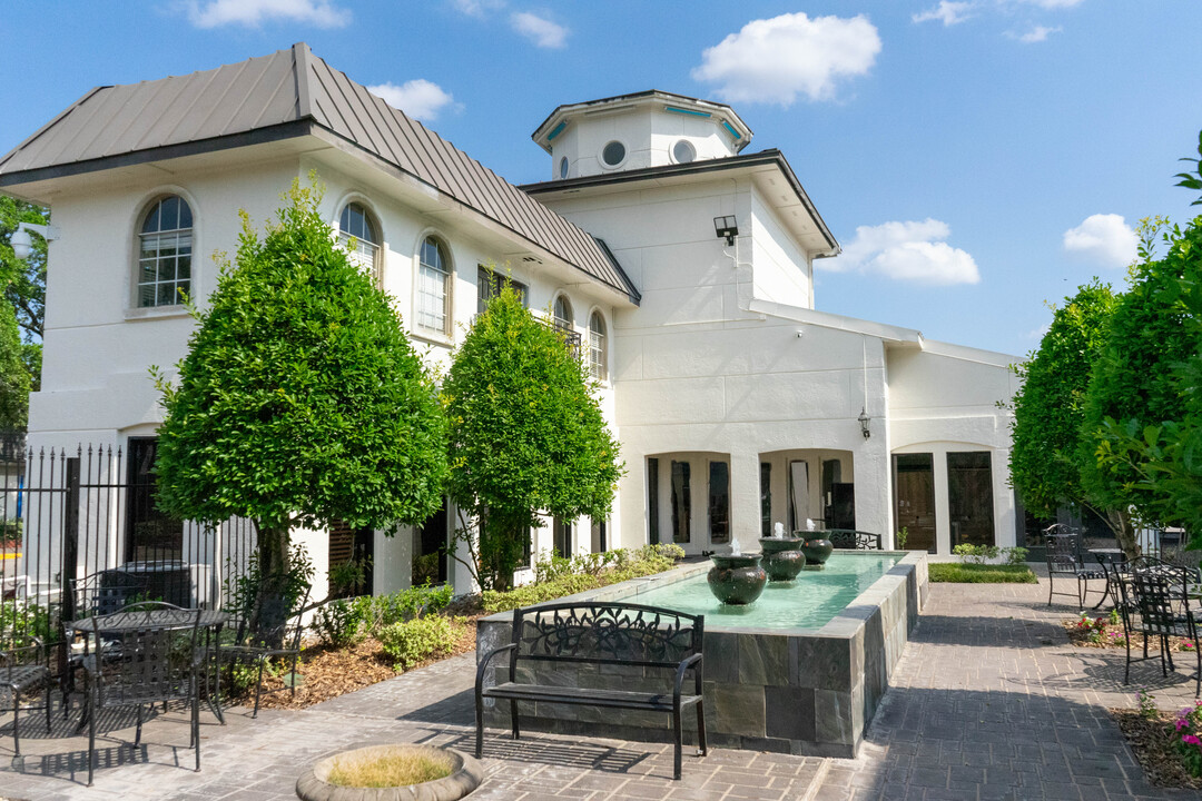 Star Westheimer Apartments in Houston, TX - Building Photo