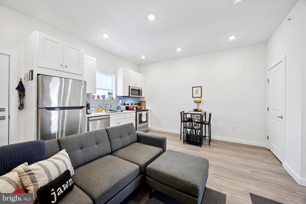 1617 Ridge Ave in Philadelphia, PA - Building Photo