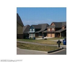 1415 Willowbrook Cir in Fort Smith, AR - Building Photo