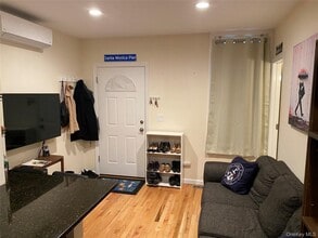 58 New St in Huntington, NY - Building Photo - Building Photo