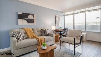 2851 Maingate Village Cir, Unit 11-202 in Kissimmee, FL - Building Photo