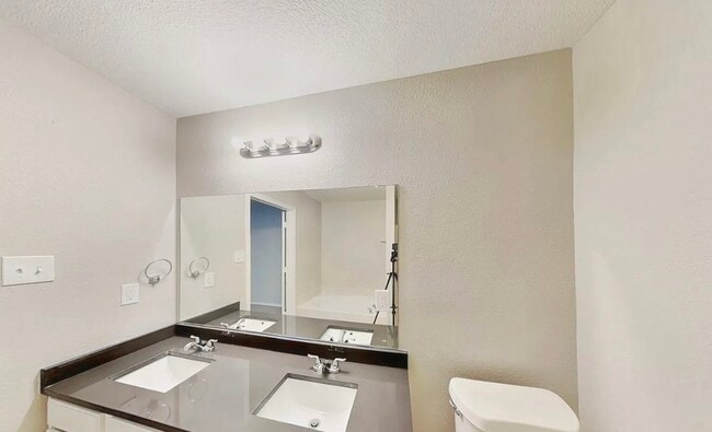 850 Smokey Oak Dr in Lancaster, TX - Building Photo - Building Photo