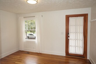 1815 SE 51st Ave in Portland, OR - Building Photo - Building Photo