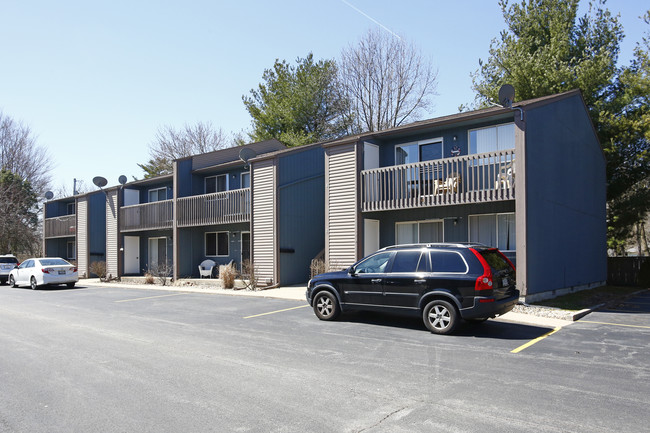 610 Wabash Ave in Chesterton, IN - Foto de edificio - Building Photo