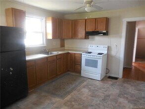 10 Edmunds Ln in Pine Bush, NY - Building Photo - Building Photo