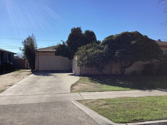property at 4876 E Floradora Ave