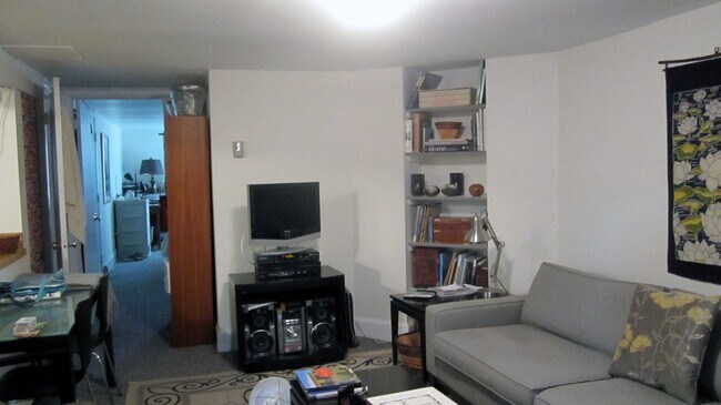 1936 Calvert St NW in Washington, DC - Building Photo - Building Photo