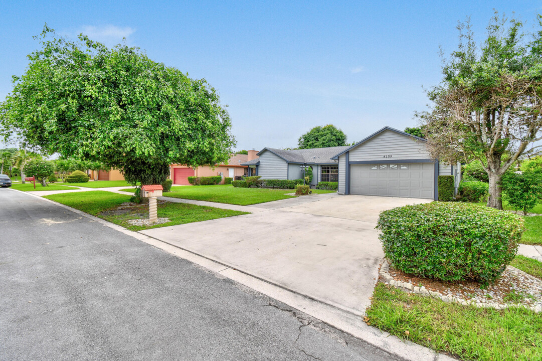 4105 Shelley Rd S in West Palm Beach, FL - Foto de edificio