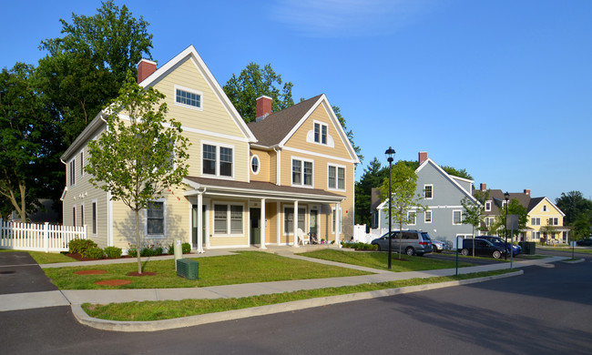 The Heights at Darien in Darien, CT - Foto de edificio - Building Photo