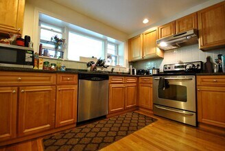 43 Addington Rd, Unit 1 in Brookline, MA - Foto de edificio - Building Photo