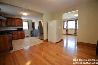 42 Gerrish St, Unit 1 in Boston, MA - Foto de edificio - Building Photo