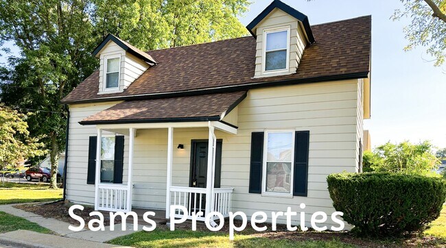 property at 1620 N 4th St