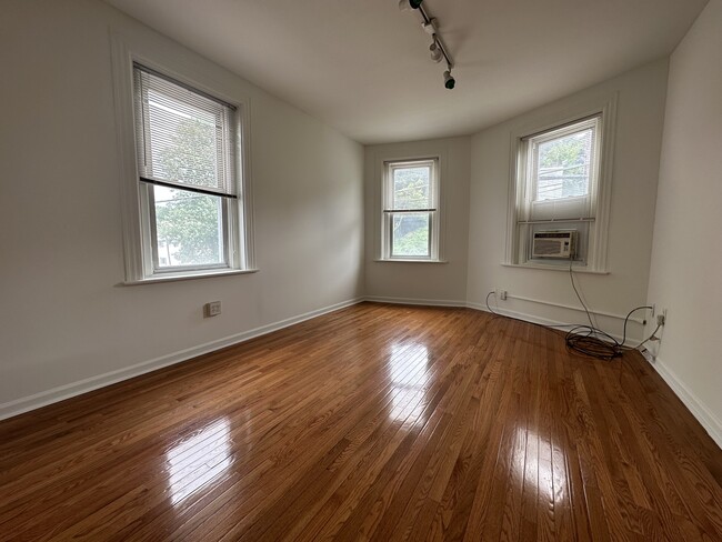3217 Brereton St, Unit 3223-2 in Pittsburgh, PA - Building Photo - Building Photo