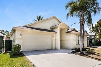 1267 Olympic Cir in Greenacres, FL - Building Photo - Building Photo