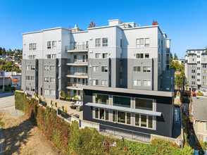 Residences at 3295 in Seattle, WA - Foto de edificio - Building Photo