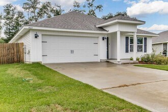 4423 White Cedar Ct in Pace, FL - Building Photo - Building Photo