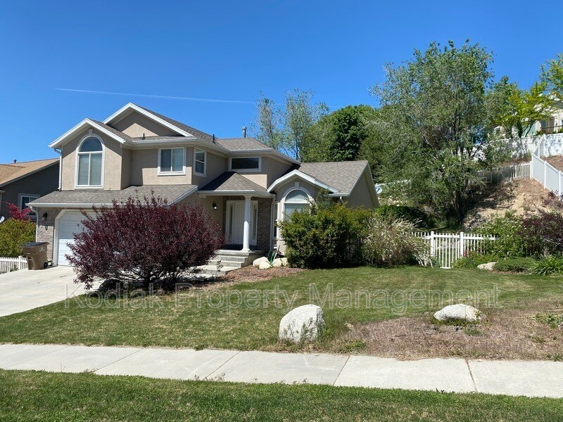 14047 New Saddle Rd in Draper, UT - Building Photo