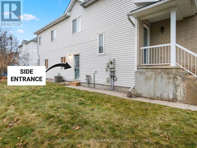 51 Castle Glen Crescent in Ottawa, ON - Building Photo - Building Photo