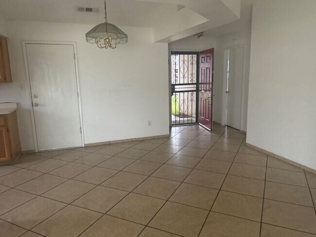 2142 18th Ave in Delano, CA - Building Photo - Building Photo