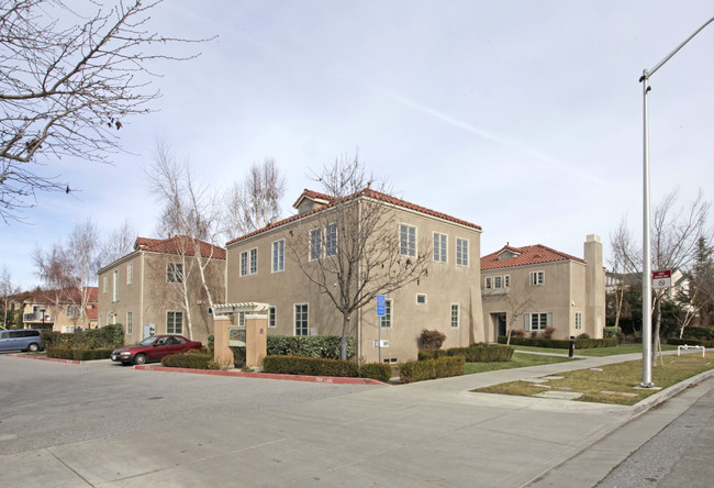 Sobrato Family Living Center in Santa Clara, CA - Foto de edificio - Building Photo