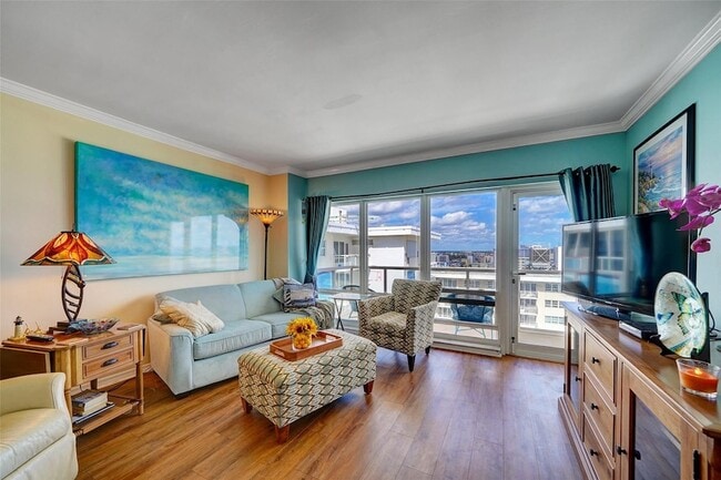 111 N Pompano Beach Blvd, Unit PH5 in Pompano Beach, FL - Foto de edificio - Building Photo