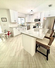 1219 Cornish Ct in Sarasota, FL - Building Photo - Building Photo