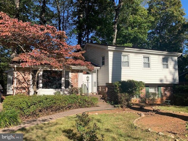 property at 3532 Queen Anne Dr