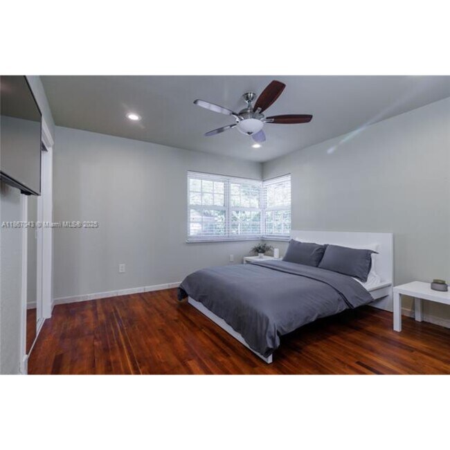 250 NE 48th St in Miami, FL - Building Photo - Building Photo