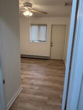 53 Pinewood Dr in Levittown, PA - Building Photo - Building Photo