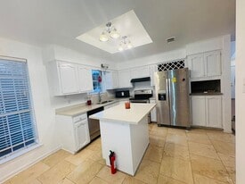 14244 Teewood Ct in Baton Rouge, LA - Building Photo