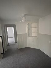 2340 Losantiville Ave, Unit 1 in Cincinnati, OH - Building Photo - Building Photo