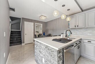 2424 24th Way in West Palm Beach, FL - Building Photo - Building Photo