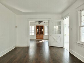 5886 Myrtle Ave in Long Beach, CA - Building Photo - Building Photo