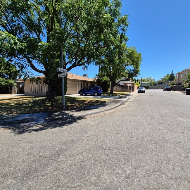 3332 Jayanne Way