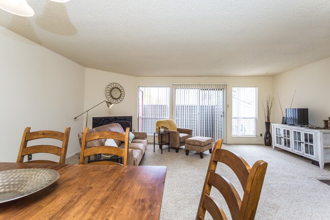 Kimberly Woods Apartments in Englewood, CO - Foto de edificio - Interior Photo