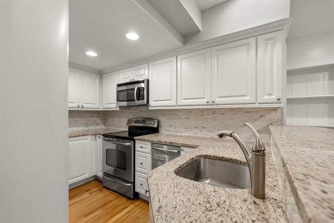 125 Beacon St, Unit 2R
