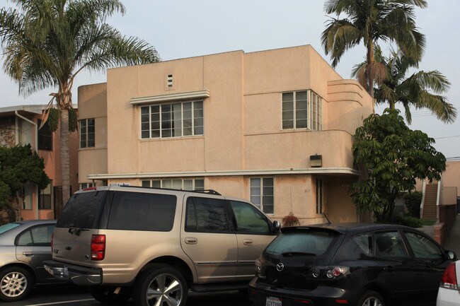 917 E 1st St in Long Beach, CA - Foto de edificio - Building Photo
