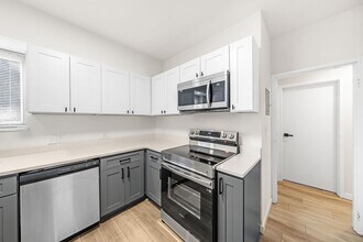 18997 Hilliard Blvd in Rocky River, OH - Building Photo - Building Photo