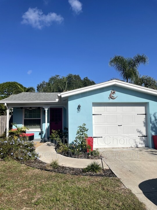 620 Holly Ct in Dunedin, FL - Building Photo