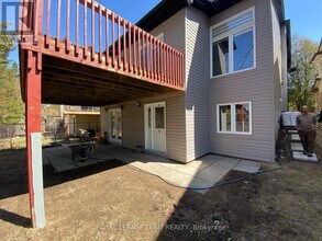 32 Hackett St in Ottawa, ON - Building Photo - Building Photo